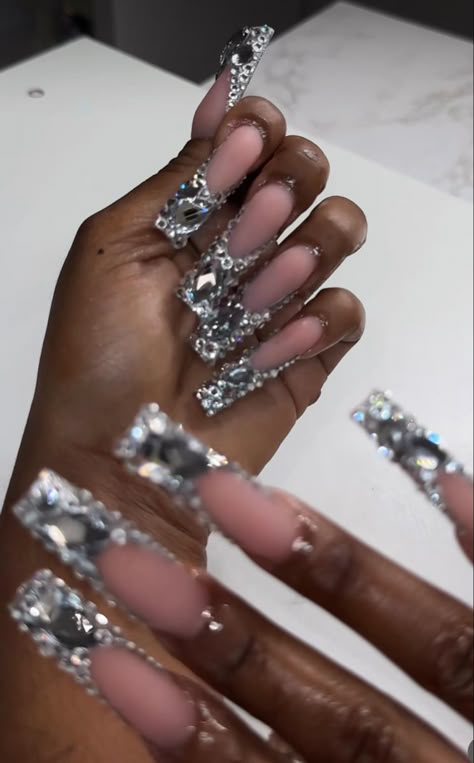 Rhinestone Nails Designs Bling, Medium Nails Ideas, Nails Ideas For Short Nails, Sliver Nails, Nail Inspired, Ideas For Short Nails, Grey Acrylic Nails, Prom Nails Silver, Small Nails