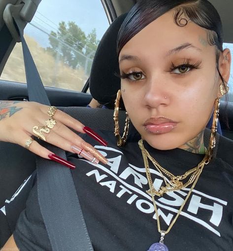 Tia And Tamera, Ashley Piercing, Famous Twins, Cute Piercings, Jewelry Accessories Ideas, Dope Jewelry, Lip Piercing, Jewelry Fashion Trends, Mary Kate