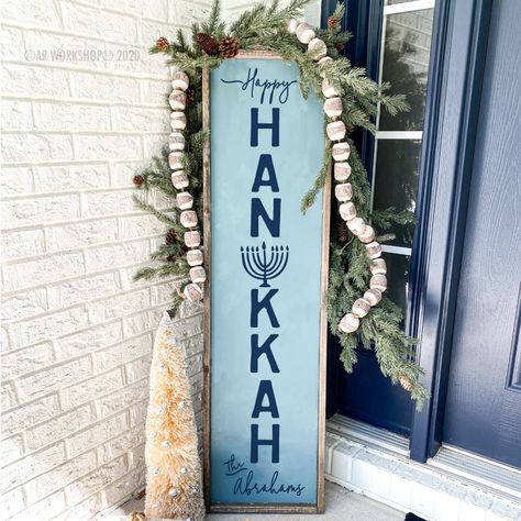 Hanukkah Decorations Diy, Hannukah Party, Hannukah Decorations, Hanukkah Diy, Hanukkah Traditions, Happy Hannukah, Diy Hanukkah, Hanukkah Decor, Jewish Crafts