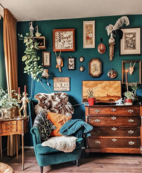 Interior Cottagecore, Apartment Eclectic, Jewel Tone Living Room, Kitchen Eclectic, Quirky Living Room, Cozy Maximalism, Maximalist Living Room, Maximalist Bedroom, Eclectic Decor Bedroom