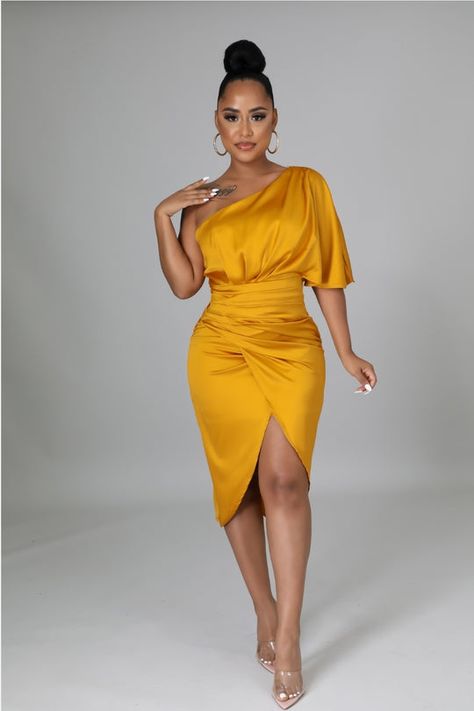 Yellow Dress Outfit, Chic Dress Classy, Dinner Dress Classy, One Shoulder Midi Dress, Classy Dress Outfits, Dinner Dress, Draped Dress, Satin Material, Shoulder Design