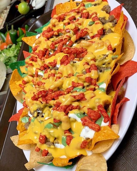 Recipes With Flaming Hot Cheetos, Flaming Hot Cheetos Recipe, Hot Cheetos Nachos, Hot Cheetos Food, Nachos Aesthetic, Nachos Platter, Nacho Platter, Flaming Hot Cheetos, Flamin Hot Cheetos