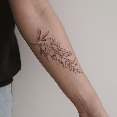 Fine Line Wisteria Tattoo, Wisteria Tattoo Black And White, Wisteria Tattoo Foot, Wisteria Tattoo Design, Wisteria Vine Tattoo, Japanese Wisteria Tattoo, Wisteria Tree Tattoo, Wisteria Sketch, Wisteria Flower Tattoo