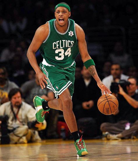 Paul Pierce. You can't say you like college and NBA hoops if you don't like, or at least appreciate, Paul Pierce. The Truth. He's a unique player; he doesn't have the build of a future Hall of Famer, but he has more heart and an IQ of the game that will shock anyone. Can you tell I'm a diehard Kansas fan? #kubball #thetruth Celtics Wallpaper, Nba Superstars, Paul Pierce, Celtic Pride, Small Forward, Basketball Players Nba, Rock Chalk, Nba Art, Basketball Leagues