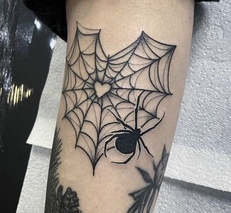 Tattoo Month, Halloween Inspired Tattoos, Spider Web Tattoo, Web Tattoo, Muster Tattoos, Tattoos Geometric, Spooky Tattoos, Stylist Tattoos, Halloween Tattoos