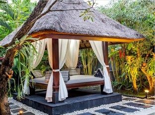 Bali Huts, Garden Huts, Bali Style Home, Bali Garden, Balinese Garden, Bamboo House, Outdoor Spa, Tropical House, Tropical Garden