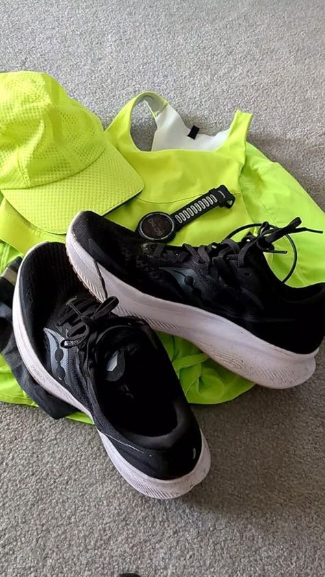 Running Outfit, Running Clothing, Running Watch, Running Hats, Running Belt, Running Gear, Running Clothes, Neon Green, Running Shoes