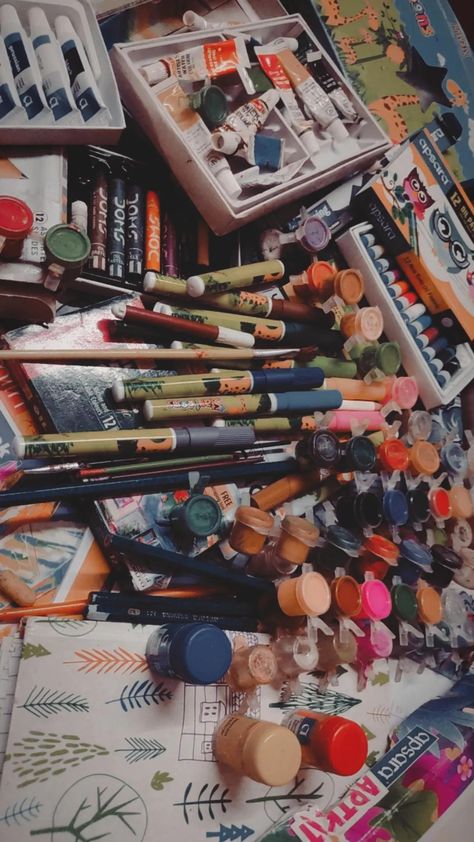 #Aesthetic picture #art #colourful #colours #drowingtools #paints #aesthetic #vintage Paint Asthetic Picture, Color Blind Aesthetic, Acrylic Painting Aesthetic Vintage, Paints Aesthetic, School Sketch, Sketches Pencil, Art Colourful, Small Canvas Paintings, Art Sketches Pencil