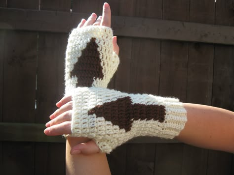 Ravelry: Aang and Appa mitts, Avatar: Last Airbender by Level Up Nerd Apparel Aang And Appa, Geeky Crochet Patterns, Avatar Last Airbender, Fun Crochet Projects, Wrist Warmers, Diy Crochet Projects, Aang, Crochet Accessories, Crochet Gifts