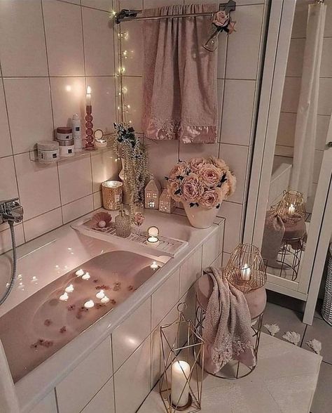 Bathrooms Aesthetic, Romantic Bathroom Decor, Romantic Bathrooms, Aesthetic Bath, Girly Bathroom, Bath Aesthetic, Girly Apartments, Girly Apartment Decor, Bathtub Decor