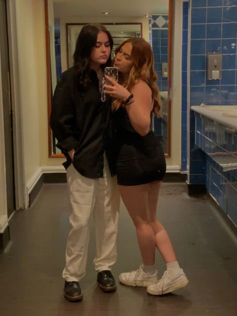 Masc Fem Couple Aesthetic, Masc Gf Aesthetic, Matching Lesbian Outfits, Wlw Plus Size, Masc Couple, Fem Masc Couple, Masc Lesbian Couple, Masc Lesbian Couple Aesthetic, Wlw Matching Outfits