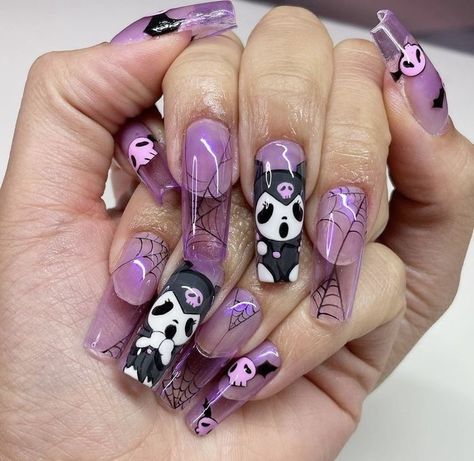 Halloween Kawaii Nails, Nail Art Designs Hello Kitty, Goth Hello Kitty Nails, Emo Hello Kitty Nails, Nails Acrylic Kuromi, Kumori Nails, Halloween Sanrio Nails, Kuromi Halloween Nails, Pastel Goth Nail Art