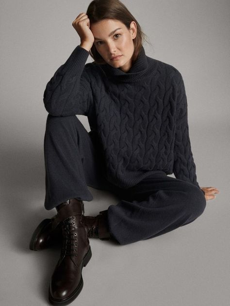 Massimo Dutti Outfit, Minimalist Moda, Massimo Dutti Women, Catwalk Collection, Knit Fashion, Mode Inspiration, Massimo Dutti, Outfit Idea, Coco Chanel