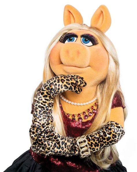 Mrs Piggy, The Muppets Characters, Miss Piggy Muppets, Muppets Party, Kermit And Miss Piggy, Elmo Birthday, The Muppet Show, Animal Jam, Miss Piggy