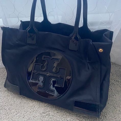 Tory Burch small Ella tote bag Tory Burch Tote Bag, Ella Tote, Tory Burch Tote, Tory Burch Bag Totes, Tory Burch Handbags, Bags Aesthetic, Nylon Tote, Patch Logo, Fashion Bags