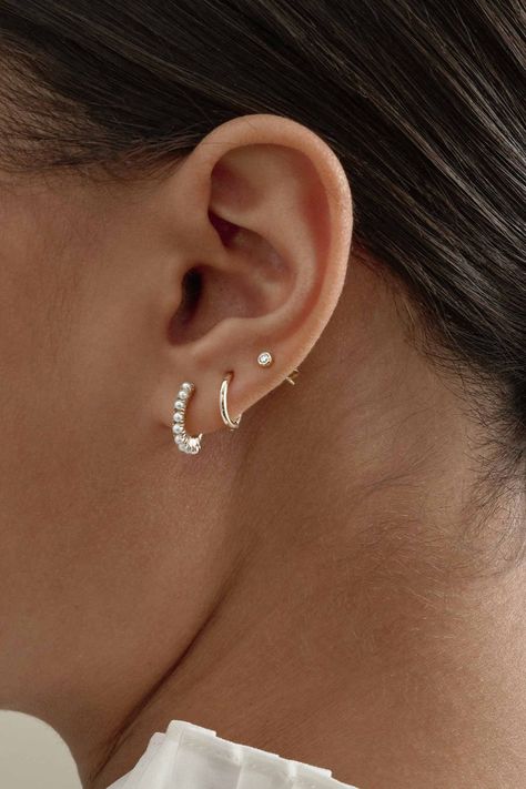 Huggie Earrings With Stud, Ear Piercings Studs Multiple, Classic Ear Piercings, White Gold Earring Stack, Minimalist Ear Piercings Simple Classy, Elegant Piercings Ears, Everyday Earrings Simple Classy, Earring Ideas For 3 Holes, Dainty Earring Stack