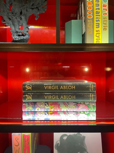 Virgil Abloh Coffee Table Book, Virgil Abloh Louis Vuitton, Louis Vuitton Book, Nyc Decor, Table Books, Virgil Abloh, Bedroom Accessories, Coffee Table Books, Book Decor