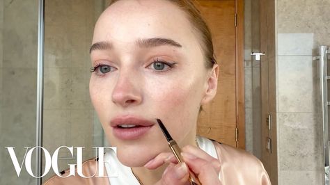 Light Summer Makeup, Celebrity Skincare, Smooth Clear Skin, Vogue Makeup, Lavender Skin, Skin Care Center, Vogue Beauty Secrets, Celebrity Skin Care, Face Mask Aesthetic