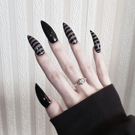 Thank you for your support😇 I would be happy if you subscribe to my instagram and pinterest page💜 Easy Goth Nail Designs, Basic Goth Nails, Dark Fem Nails, Acrylic Nails Gothic, Simple Goth Nails, Dark Goth Nails, Cute Short Acrylic Nails, Nails Gothic, Witchy Nails