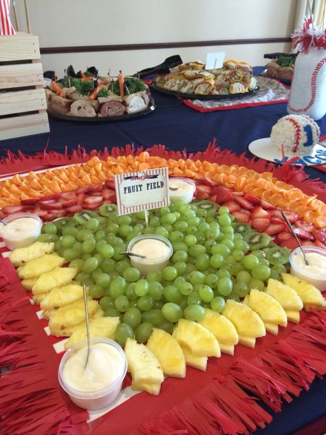 Easy Baseball Party Food, Baseball Birthday Dessert Table, Baseball Field Fruit Tray, Birthday Treats To Take To Daycare, Baseball Themed Food Ideas, Fruit Baseball Field, Baseball Diamond Fruit Tray, Outdoor Baseball Party, Sports Party Food Ideas