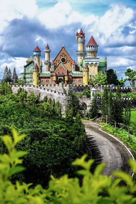 Fantasy World Fantasy World Tagaytay, Tagaytay Philippines, School Planning, School Plan, Tagaytay, City House, Story Ideas, Travel And Leisure, Fantasy World