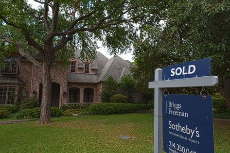 Sothebys Real Estate, Real Estate Yard Signs, Real Estate Signs, Beautiful Houses Interior, Sold Sign, Dallas Fort Worth, Real Estate Tips, Yard Signs, Fort Worth