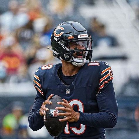 Da Bears🥳 on Instagram: "Caleb Williams will be a 🐻 Soon‼️  🏈-✨ (MindTheVision👁️) @chicagobears 🧡 🏈-💫 (Stay Positive🧠)  🎥𝗕𝗲𝗹𝗶𝗲𝘃𝗲, 𝙇𝙤𝙫𝙚, 𝙎𝙪𝙘𝙘𝙚𝙨𝙨 ✅ ⚡️𝘾𝙧𝙚𝙖𝙩𝙚, 𝗕𝗲𝗹𝗶𝗲𝘃𝗲, 𝙈𝙞𝙣𝙙𝙏𝙝𝙚𝙑𝙞𝙨𝙞𝙤𝙣 ☁️𝘿𝙧𝙚𝙖𝙢, 𝙃𝙤𝙥𝙚, 𝙀𝙣𝙫𝙞𝙨𝙞𝙤𝙣✅  <Tags> 🏷 (⬇️) 🚫 (ignore.)  #calebwilliamshighlights #nfl #chicago #nflnews #🚀 #nfldraft #explore #sports #football #caleb #qb #1 #😈 #chicagobears #instagood #chi #superbowl #chitown #stats #nflnews #nflfootball #mvp #calebwilliams #superstar #✨ #star #winner #🐻⬇️" Qb Drip, Caleb Williams Wallpaper, Caleb Williams, Caleb Williams Bears, Cold Nfl Photos, Justin Fields Chicago Bears Wallpaper, Nfl Qb, Chicago Bears Justin Fields, Chicago Bears Wallpaper