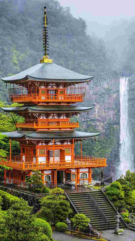 Nachi Falls, Asian Buildings, Scenery Inspiration, Japan Wallpaper, Asia City, Painting References, Japanese Temple, Asian Architecture, Wakayama