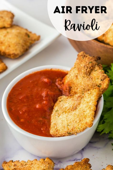 Air Fryer Ravioli is a healthier version of the deep-fried ravioli you see on menus at your favorite restaurant. Air fried ravioli is delicious cheese-stuffed ravioli, that is battered in bread crumbs and Parmesan cheese and air fried. An oil-free, quick, and crunchy appetizer that is calling your name. Toasted Ravioli Air Fryer, Ravioli Air Fryer, Air Fried Ravioli, Air Fryer Ravioli, Soft Caramels Recipe, Fried Ravioli, The Best Air Fryer, Toasted Ravioli, Best Air Fryer