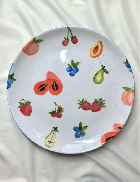 Ceramic Painted Fruit Bowls, Painted Ceramic Plates Aesthetic, Painting Pottery Ideas Easy Flowers, Cute Pottery Painting Ideas Fruit, Simple Painting Pottery Ideas, Pottery Painting Inspo Fruit, Hand Painted Pottery Fruit, Pottery Painting Aesthetic Ideas, Fruit Painted Bowl