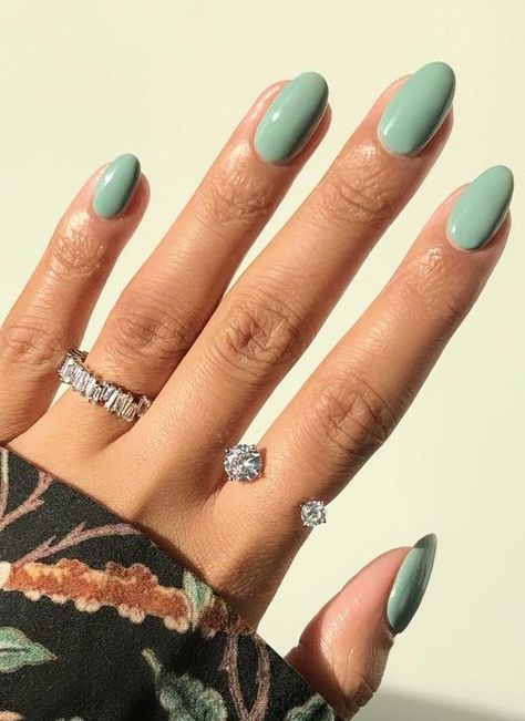 Nails Inspiration Single Color, Pastel Nails Solid Color, Solid Colour Nails Almond, Nail Inspo Solid Color Winter, Almond Nails Solid Color Winter, Almond Nail Solid Color, Medium Almond Acrylic Nails Solid Color, Solid Nail Color Ideas Spring 2023, Solid Nails Almond