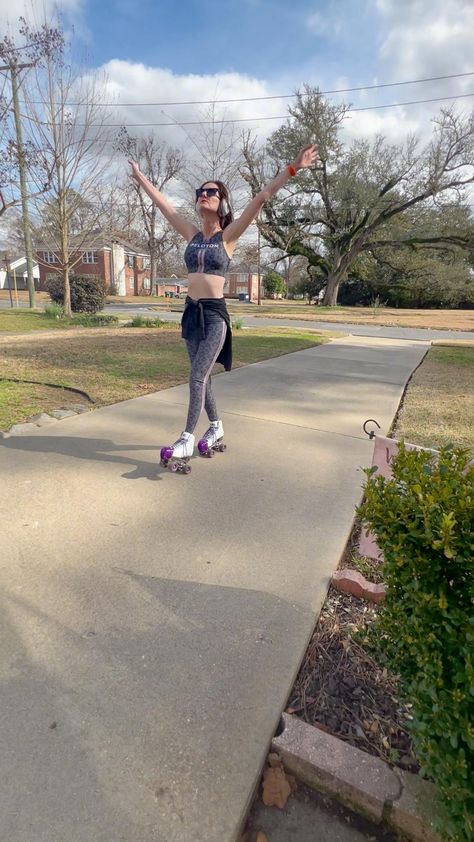 #skater #rollerskating @OnePeloton #skatergirl #rollerskater Roller Skaters, Skater Girls, Roller Skating, Driveway, Skating