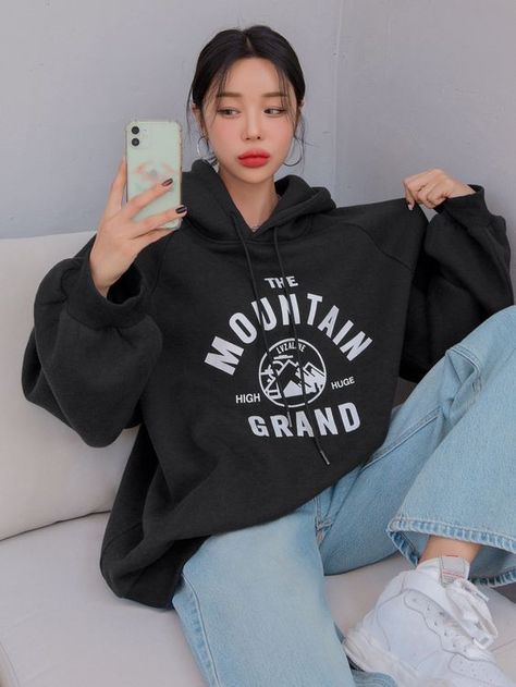 Black Casual Long Sleeve Polyester Letter Pullovers Embellished Slight Stretch Spring/Fall Women Sweatshirts Sueter Aesthetic, Blue Sweatshirt Outfit, Blue Hoodie Outfit, Oversized Hoodie Outfit, Denim Top Women, Navy Blue Hoodie, Navy Blue Sweatshirt, Shein Brasil, Navy Outfit