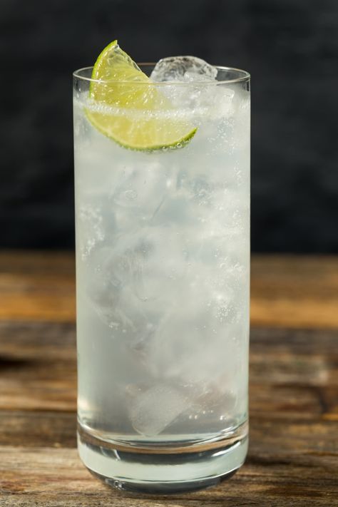 Ranch Water Cocktail Recipe - Insanely Good Lime Cocktail Recipes, Ranch Water Recipe, How To Make Ranch, Ranch Water, Low Calorie Cocktails, Best Tequila, Mexican Drinks, Tequila Drinks, Silver Tequila