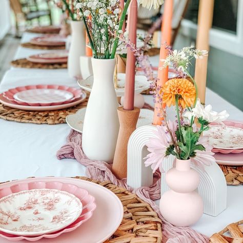 Woven Placemat Set Boho Rattan Chargers Wedding Placemats - Etsy Dining Decoration Ideas, Handwoven Placemats, Wedding Placemats, Woven Charger, Bridal Shower Table, Rattan Charger, Shower Table, Bridal Shower Tables, Pink Wedding Theme