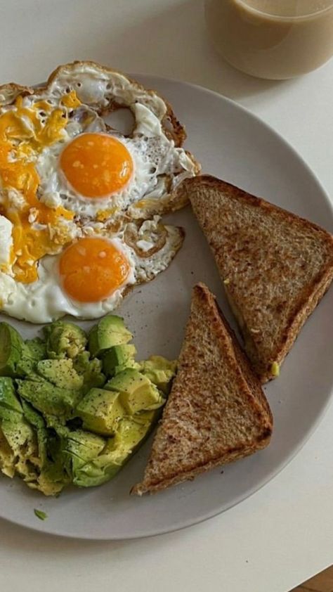 Déjeuner Healthy Midi, Breakfast Instagram Story, Health Food Ideas, Avocado Eggs, Eggs Toast, Healthy Food Inspiration, Eggs Breakfast, Food Motivation, Healthy Lifestyle Food