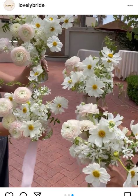 Bridesmaids Flowers, Poppy Bouquet, Spanish Wedding, White Poppy, English Wedding, Wildflower Bouquet, White Wedding Flowers, Garden Party Wedding, Bridesmaid Flowers