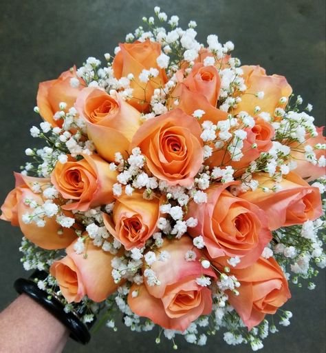 White Bouquet With Orange Accents, Orange And White Flower Bouquet, Orange And Pink Roses Bouquet, Orange Prom Bouquet, Orange Prom Flowers, Orange Roses Bouquet, Flower Decorations Wedding, Hoco Bouquet, Wedding Flowers Orange