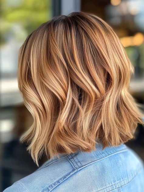 Stylish Bob Haircuts with Highlights to Add Dimension and Flair Honey Blonde Hair Bob, Honey Blonde Hair With Highlights, Bob Haircuts With Highlights, Haircuts With Highlights, Honey Blonde Bob, Curly Pixie Haircuts, Womens Haircuts Medium, Choppy Bob Haircuts, Best Bob Haircuts