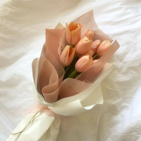 Flowers 🌺 on Twitter: "… " Flower Bouquet Aesthetic, Bouquet Aesthetic, Blue Aesthetics, Boquette Flowers, Tulip Bouquet, Flowers Bouquet Gift, Flowers Aesthetic, Flower Therapy, Beautiful Bouquet Of Flowers