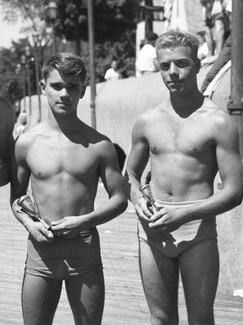 Male Swimmers, Lake House Wall Art, Montclair Nj, Swim Meet, Vintage Swim, Vintage Boys, Black White Photography, Art Black And White, Vintage Portraits