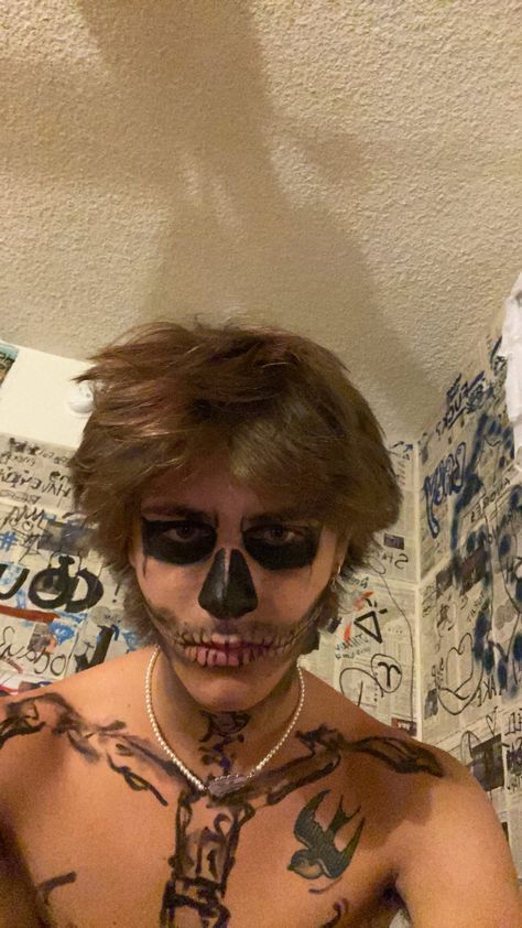 Hot Skull Makeup, Guy Skull Makeup, Skull Face Paint For Men, Male Skull Makeup, Skull Makeup Men, Face Paint For Men, Mens Halloween Makeup, Skull Face Makeup, Halloween Skeleton Makeup