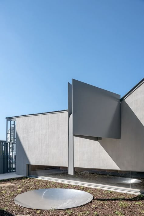 EGLISE Eco Quartier Ginko Bordeaux - Picture gallery Roof Water Collection, Rain Architecture, Roof Drain, Concrete Architecture, Bordeaux France, Roof Detail, Facade Architecture, Sustainable Architecture, Roof Design