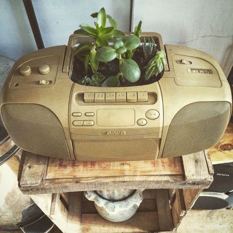 Zimmer Diy, Old Radio, Decorations For Christmas, Style Deco, Apartment Decor Inspiration, Dream Room Inspiration, Diy House, Cute Room Decor, Room Inspiration Bedroom