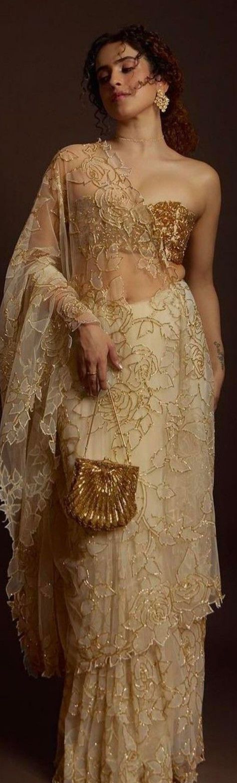 White Golden Lehenga, White And Golden Lehenga, Golden Lengha, Expensive Saree, Wedding Fits, Golden Gown, Simple Saree Designs, Indian Bride Outfits, Classy Outfits For Women