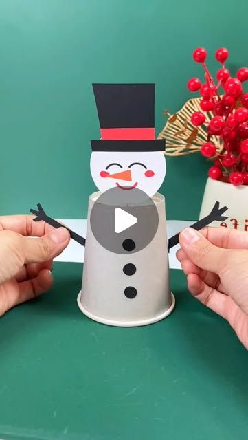 Paper Cup Snowman, Cup Snowman, Ecofriendly Crafts, Paper Cup Crafts, Snowman Craft, Diy Snowman, Snowman Crafts, Recycled Art, Recycled Crafts