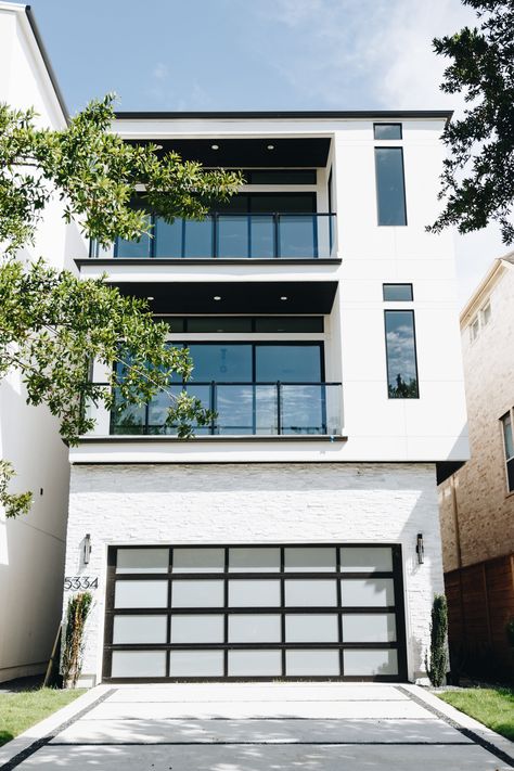 Townhome in Houston, TX  Photography by www.cindyjanette.com Townhome Houston, Town Home Exterior, Dallas Townhouse, Houston Townhouse, Houston Tx Photography, Townhome Design, Modern Townhome, Contemporary Townhouse, Luxury Townhomes