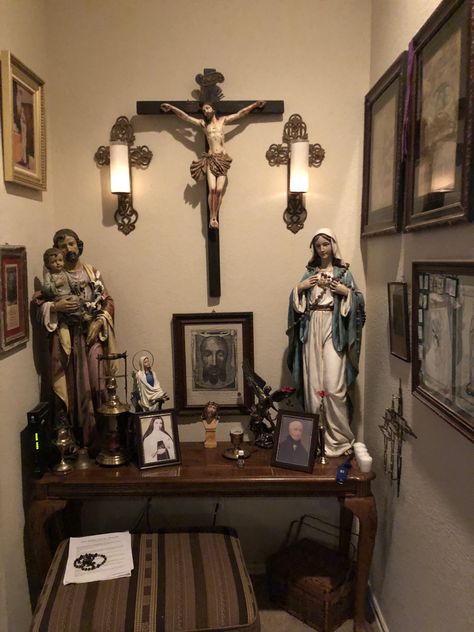 Catholic Decor Home Ideas, Catholic Altar Home Ideas, Catholic Prayer Corner, Home Oratory, Prayer Corner Catholic, Montana Cowboy, Catholic Home Altar, Home Chapel, Closet Cupboard