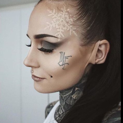 Monami Frost, Tattoo Mini, Tattoo Neck, Special Tattoos, Melt Cosmetics, Tunnels And Plugs, Dark Matter, Dark Wear, Body Modifications