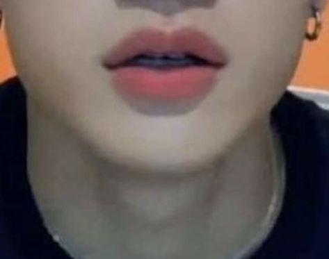 Lip Tutorial Drawing, Lip Tutorial, Lips Drawing, Stray Kids Chan, Kissable Lips, Chris Chan, Photos Tumblr, Lip Piercing, Beautiful Lips